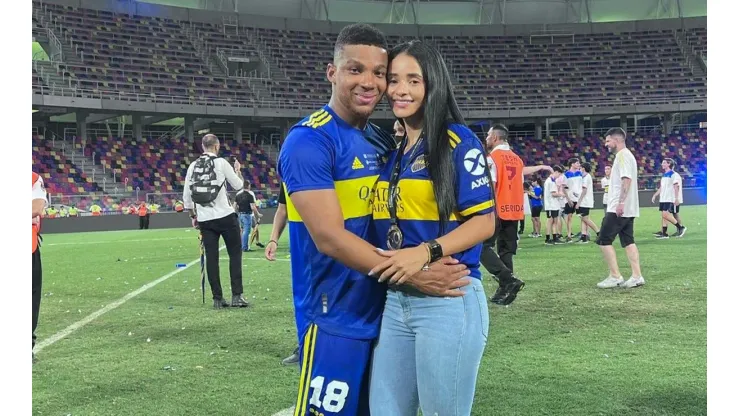 Tras el título de Boca, la esposa de Fabra sorprendió con un fuerte posteo para defender al lateral