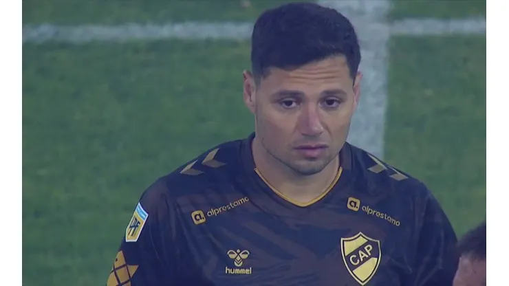 El hostil recibimiento de los hinchas de Vélez a Mauro Zárate