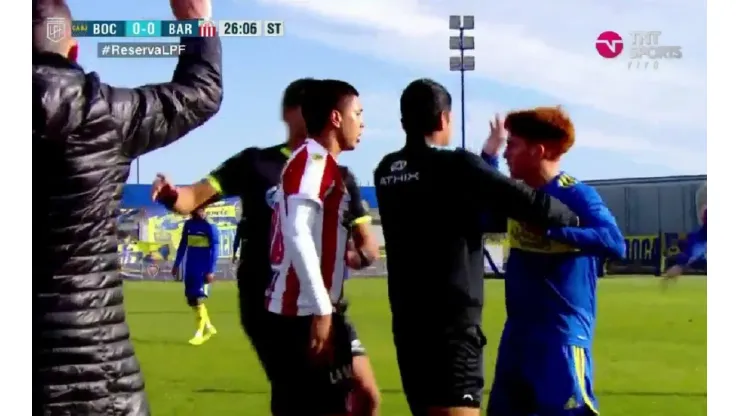 VIDEO | El Colo Barco y un cruce contra un rival en el partido de la Reserva de Boca ante Barracas