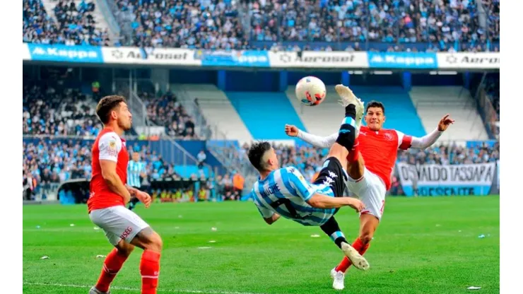 Avellaneda es de Racing: por un descomunal gol de Hauche le ganó el clásico a Independiente