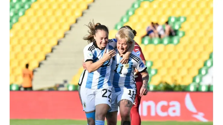 La Selección apabulló a Uruguay y se metió en la pelea de la Copa América