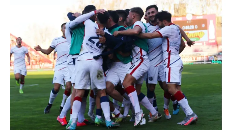 Entró y mojó: San Lorenzo le ganó sobre la hora a Argentinos por Vombergar