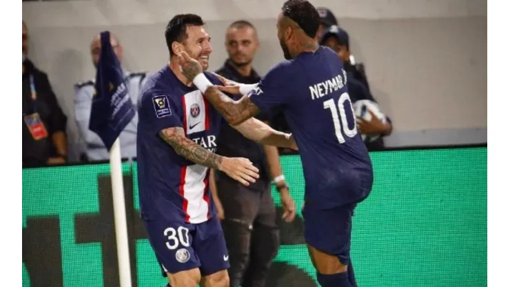 VIDEO | Messi empezó la temporada con todo y rompió el cero en la Supercopa con un golazo