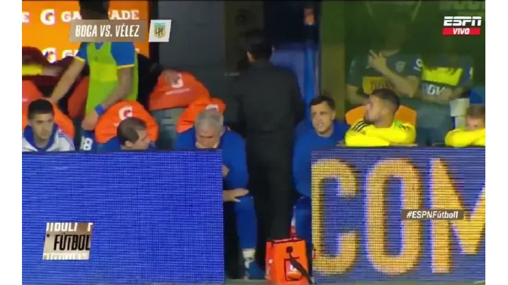 VIDEO | No se vio: el jugador de Boca que se enojó cuando lo sacaron y no quiso saludar a Ibarra