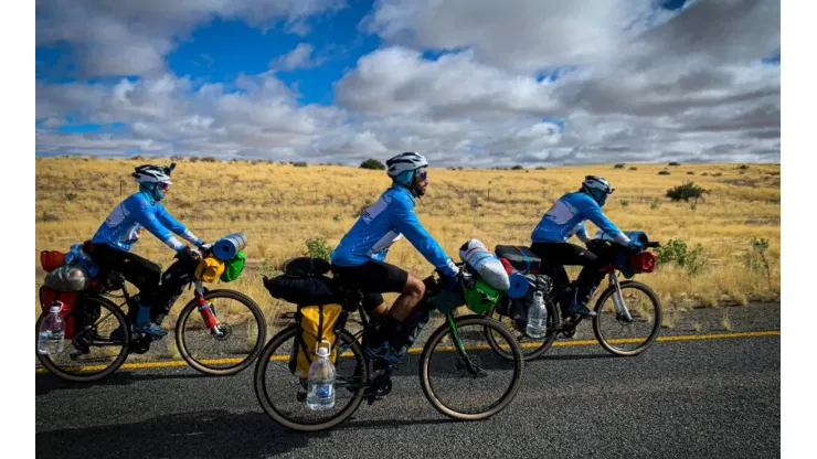 Locura por la Selección: 3 argentinos recorrieron 10 mil kilómetros en bicicleta para estar en Qatar