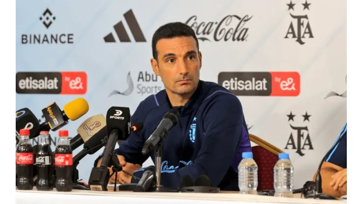 Scaloni, en conferencia.
