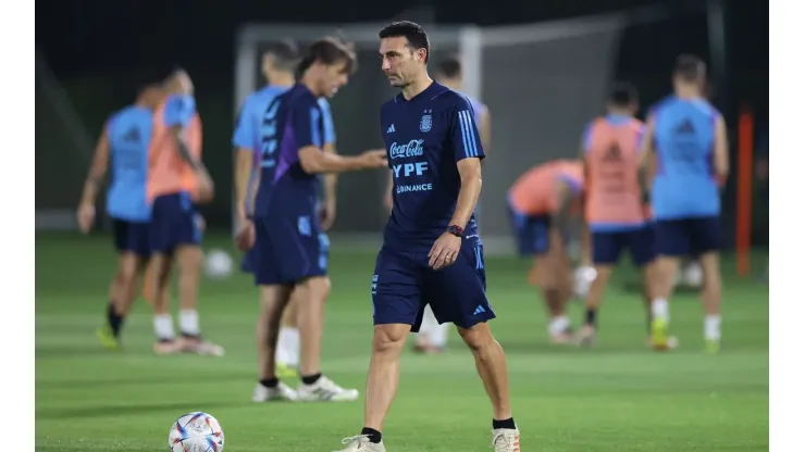 ¿Despejó sus dudas? Scaloni ya tendría definido quienes jugarán en el debut de la Selección en Qatar