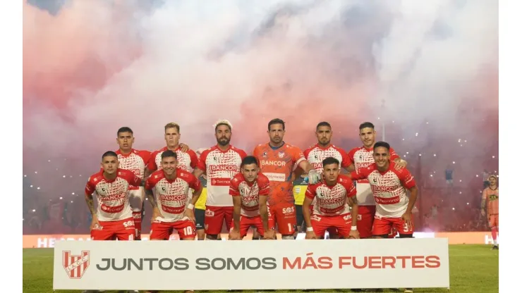 Ascenso a la Gloria: Instituto regresó a Primera División tras empatar con Estudiantes BA