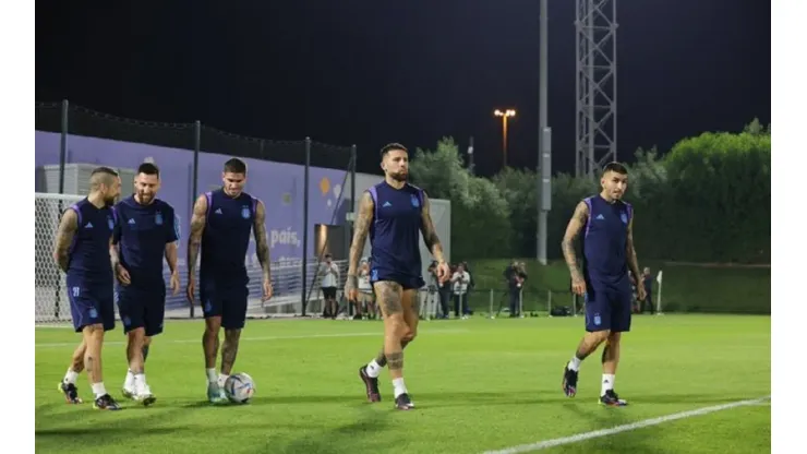 Los 2 jugadores que no entrenaron a la par en la práctica de la Selección Argentina