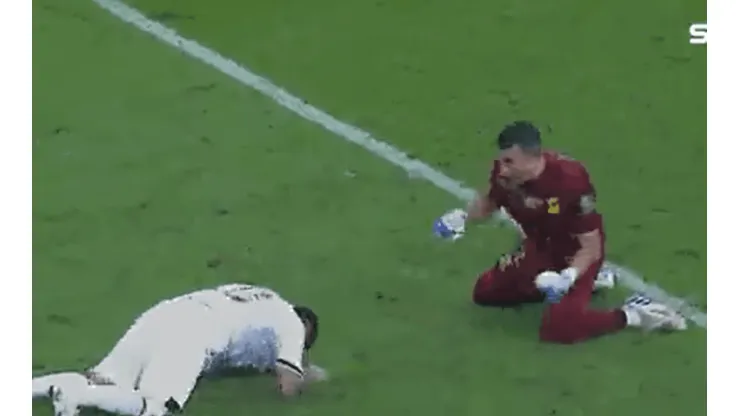 VIDEO | A Banega le hicieron una del Dibu Martínez