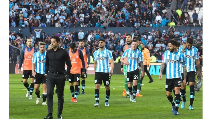 ¿Arma las valijas? Desde la Premier League vienen por la gran figura de Racing