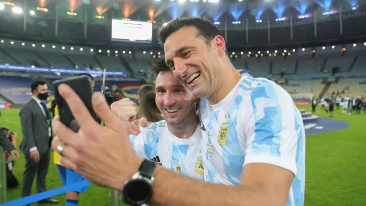 Scaloni y Messi tras ser campeones de América.