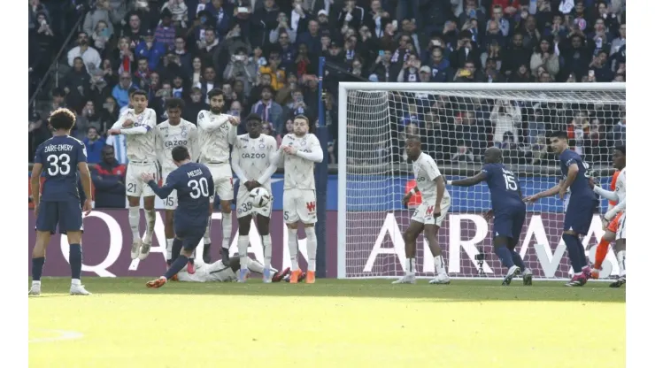 VIDEO | Sobre el final del partido, Messi clavó un golazo de tiro libre y salvó al PSG