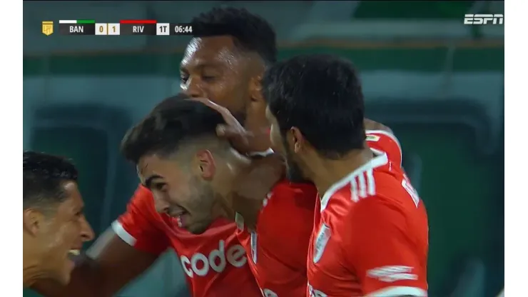 VIDEO | El tremendo gol de Simón con el que River se puso en ventaja ante Banfield