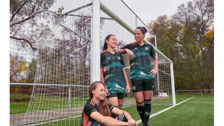 ¿Será? Se filtraron imágenes de la camiseta Argentina para el Mundial femenino