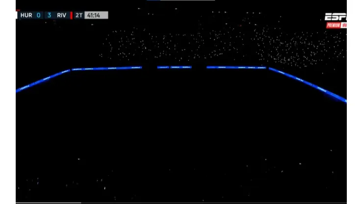 VIDEO | El apagón que sorprendió a todos en medio de la goleada de River a Huracán