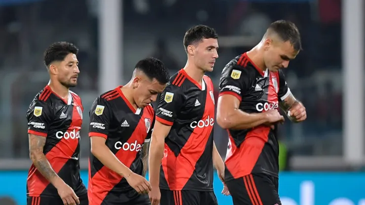 CORDOBA, ARGENTINA - MAY 14: (L-R) Enzo Díaz, Milton Casco, Esequiel Barco, José Paradela and Leandro González Pirez of River Plate react after losing a Liga Profesional 2023 match between Talleres and River Plate at Mario Alberto Kempes Stadium on May 14, 2023 in Cordoba, Argentina. (Photo by Hernan Cortez/Getty Images)
