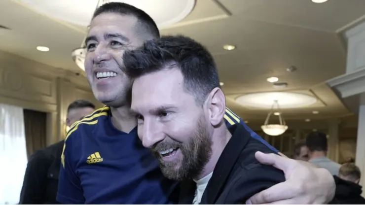 Fin del misterio: la camiseta que usará Messi en la despedida de Riquelme