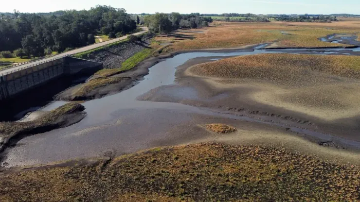 ¿Por qué no hay agua en Uruguay y qué pasó con las reservas en Montevideo?