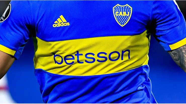 Boca iría con camiseta titular, pero con una combinación particular