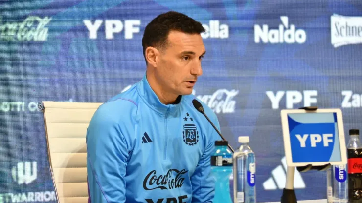 Scaloni: "No es necesario arriesgar a Lisandro Martínez"