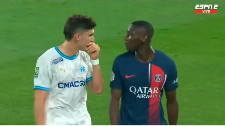 (VIDEO) Balerdi encaró a Kolo Muani y le dijo de todo en el Marsella vs PSG