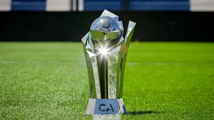 La Copa Argentina, con nuevo trofeo desde 2022.
