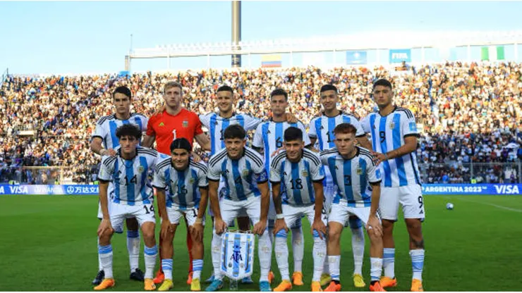 El plantel de la Selección Argentina Sub 20 previo al partido contra Nigeria.
