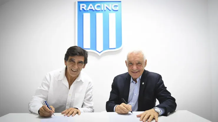 Los 2 delanteros de jerarquía que Gustavo Costas quiere en Racing