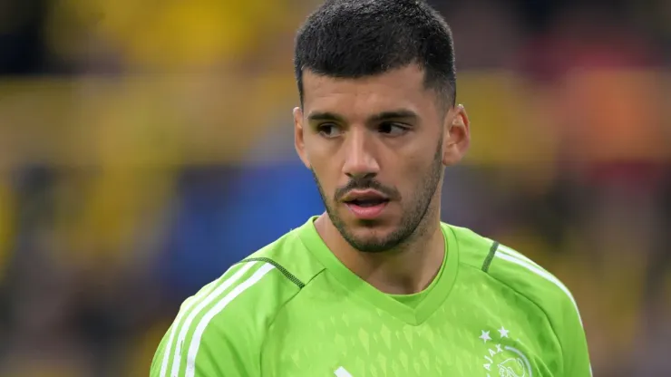 Rulli, arquero de Ajax.
