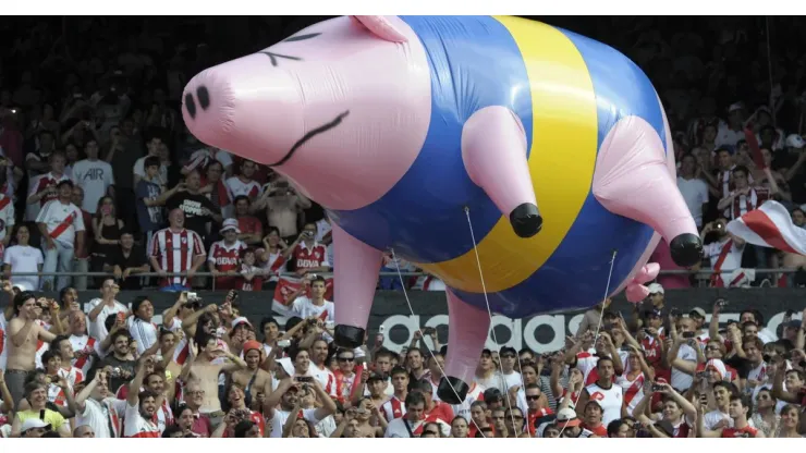 El "Chancho Riquelme" en el Estadio Monumental.
