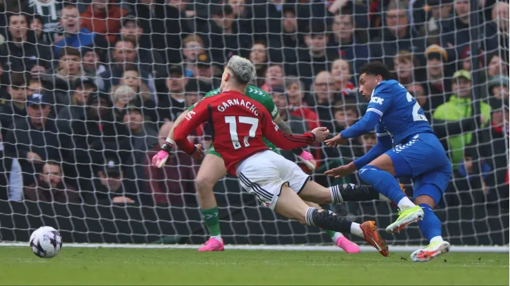 VIDEO | Los 2 penales que generó Alejandro Garnacho en Manchester United vs. Everton