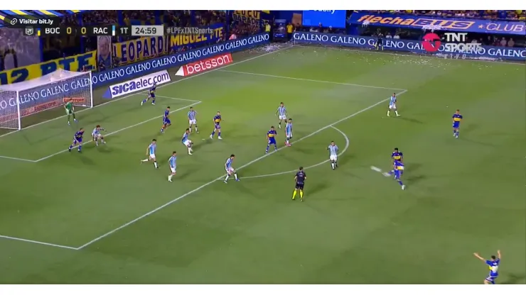 El lateral de Boca abrió el partido con un golazo.
