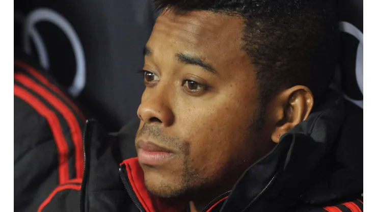 Robinho sentenciado a prisión en Brasil
