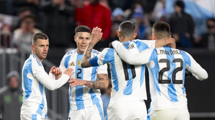 Argentina enfrenta a Costa Rica.
