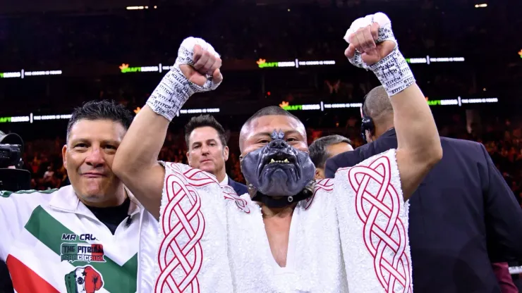 El mexicano se coronó campeón mundial de peso súper ligero de la AMB.
