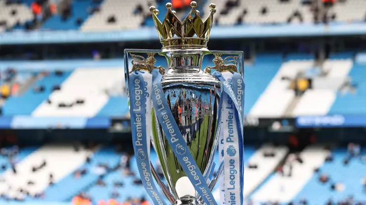 El trofeo de la Premier League, sin dueño aparente a casi un mes de su definición
