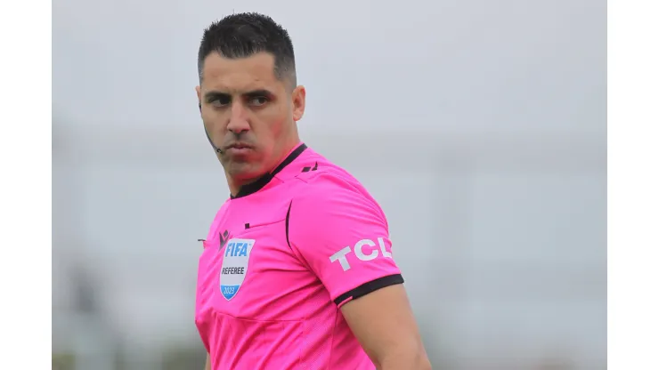 Cristian Garay, el árbitro de River vs. Nacional. (Foto: IMAGO)