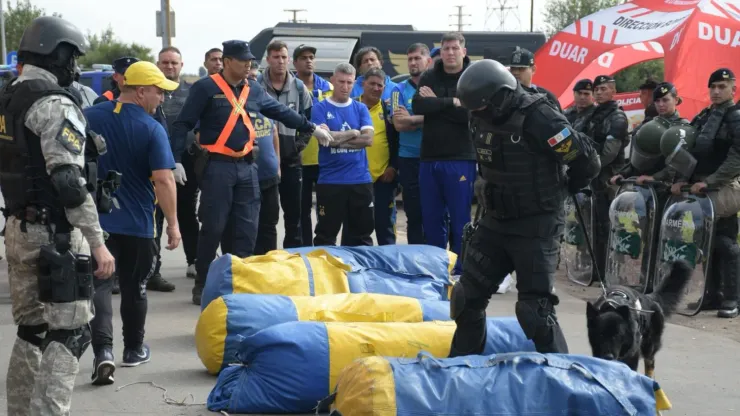 Di Zeo y otros 60 barras de Boca fueron detenidos con armas de fuego