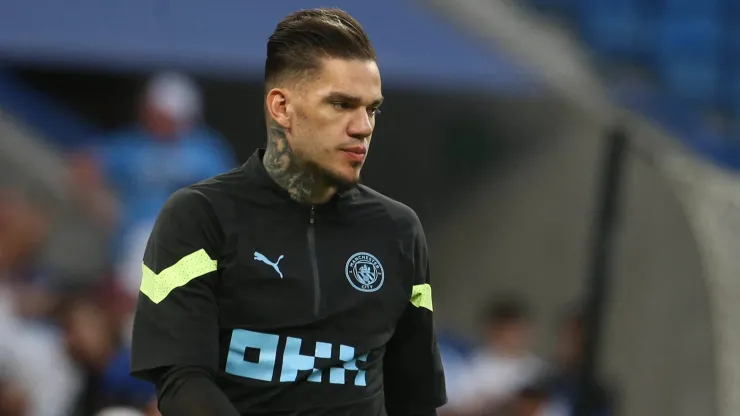 Ederson Moraes sufrió una lesión que lo dejará fuera por el resto de la temporada con el Manchester City
