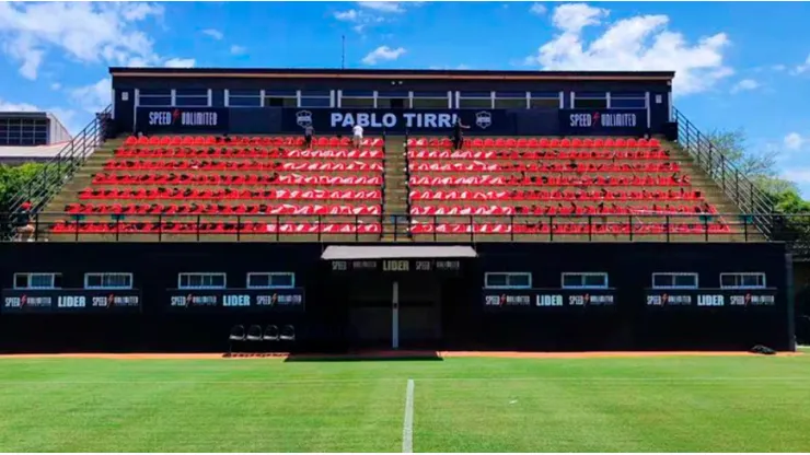 Estadio Guillermo Laza.
