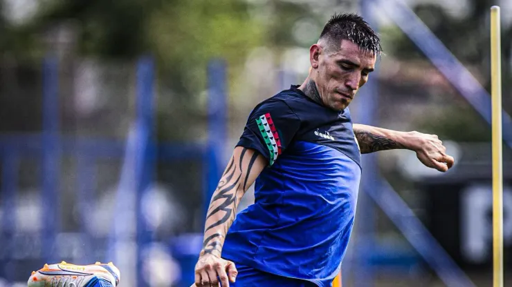 Ricardo Centurión entrenándose con Vélez.
