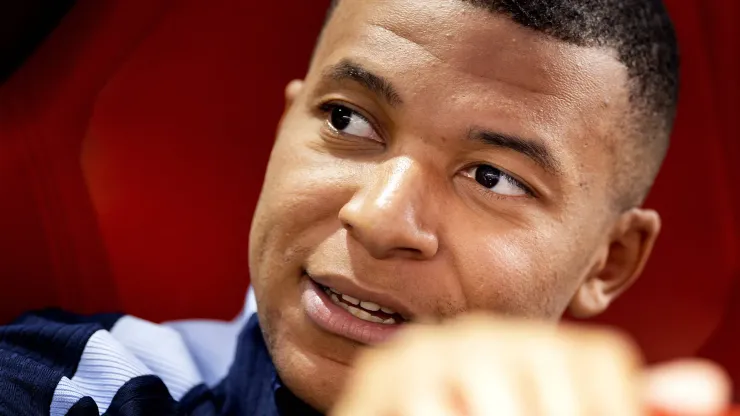 Kylian Mbappé sigue en disputa con el PSG por los pagos que se le deben
