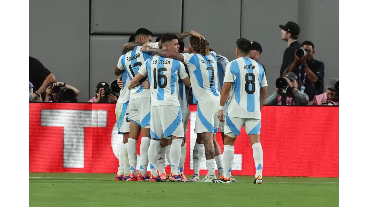 Argentina se enfrenta a Perú por la fase de grupos de la Copa América
