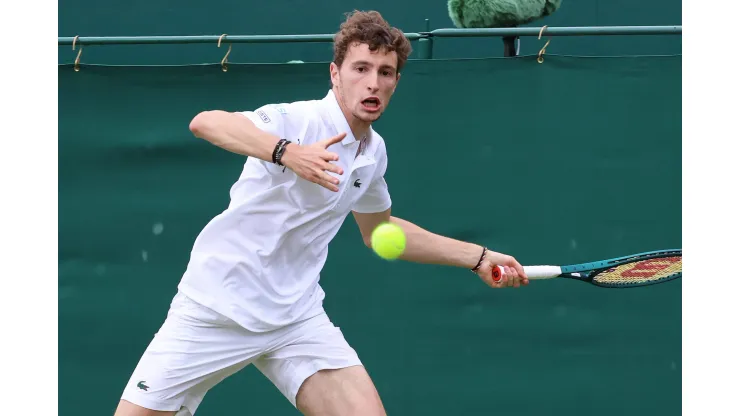 Ugo Humbert choca con Carlos Alcaráz en octavos de final (IMAGO)
