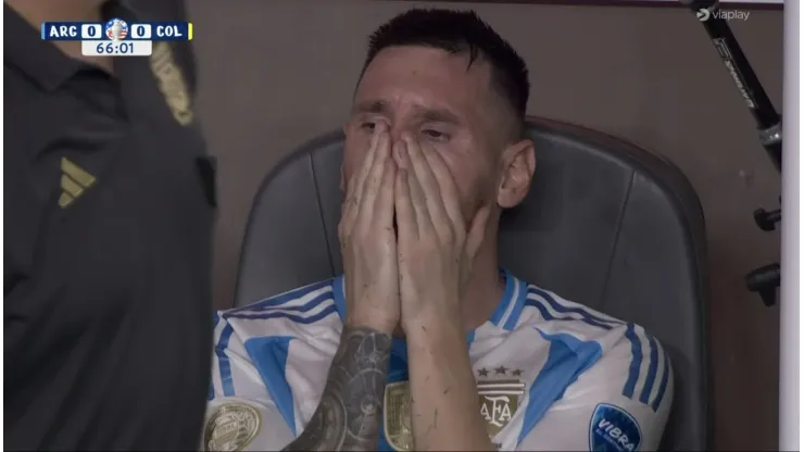 Messi lloró al salir del campo de juego.
