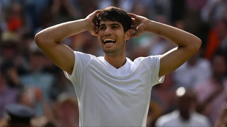 Carlos Alcaraz tras ganar Wimbledon 2024.
