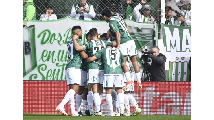 Banfield quiere romper el mercado
