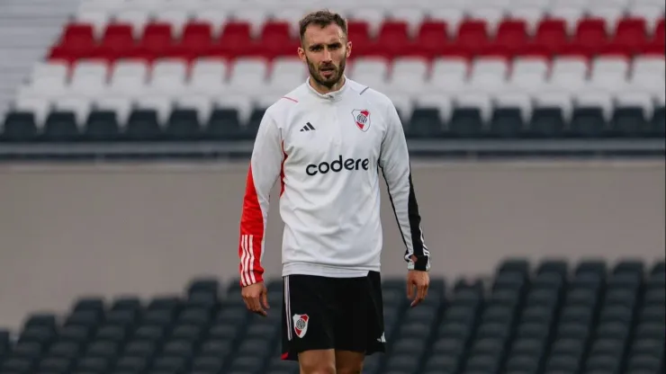 Germán Pezzella entrenándose en River.
