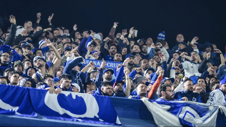 Los hinchas de Cruzeiro en la Bombonera.
